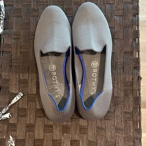 Women’s tan loafer Rothy’s size 10